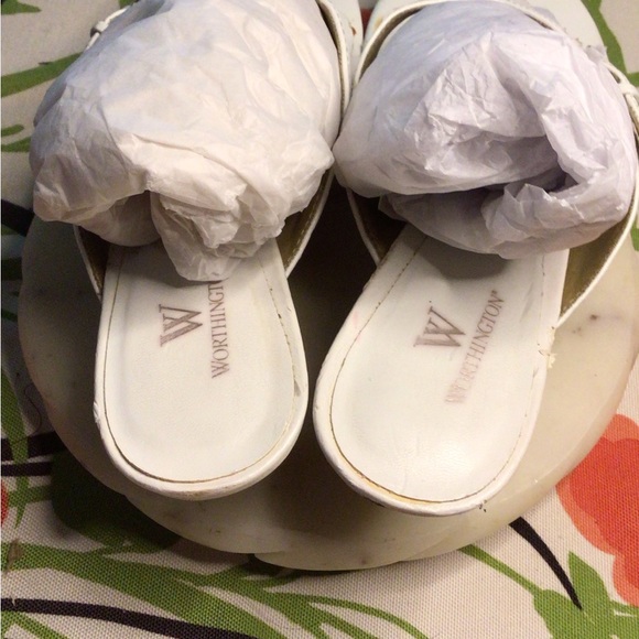 ❤️❤️❤️White sandals with low heel. Need be bundle - Picture 4 of 9